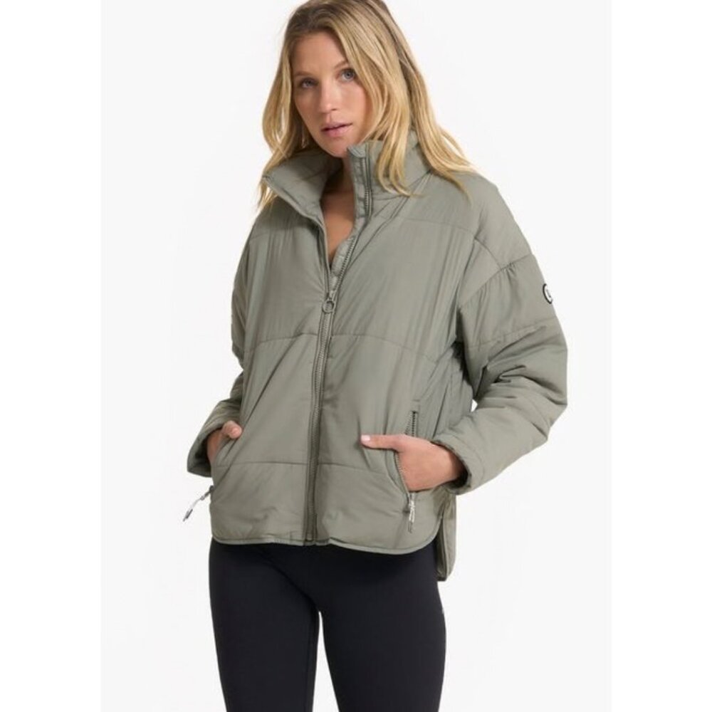 Vuori Women's Canyon Insulated Jacket in Laurel Large